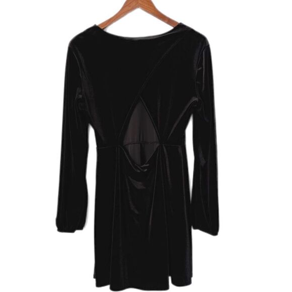 H&M Divided Velvet Cut Out Long Sleeve Dress - Picture 5 of 5